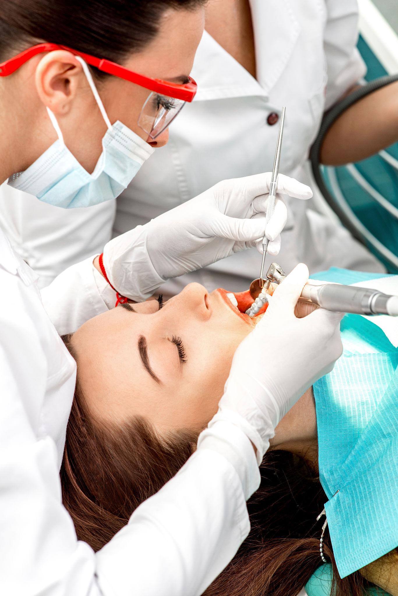 When Do Dentists Recommend a Root Canal? Understanding Tooth Infection Diagnosis & Treatment